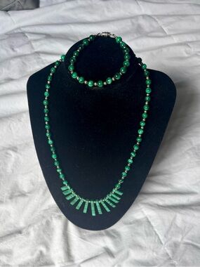 Malachite jewelry set.